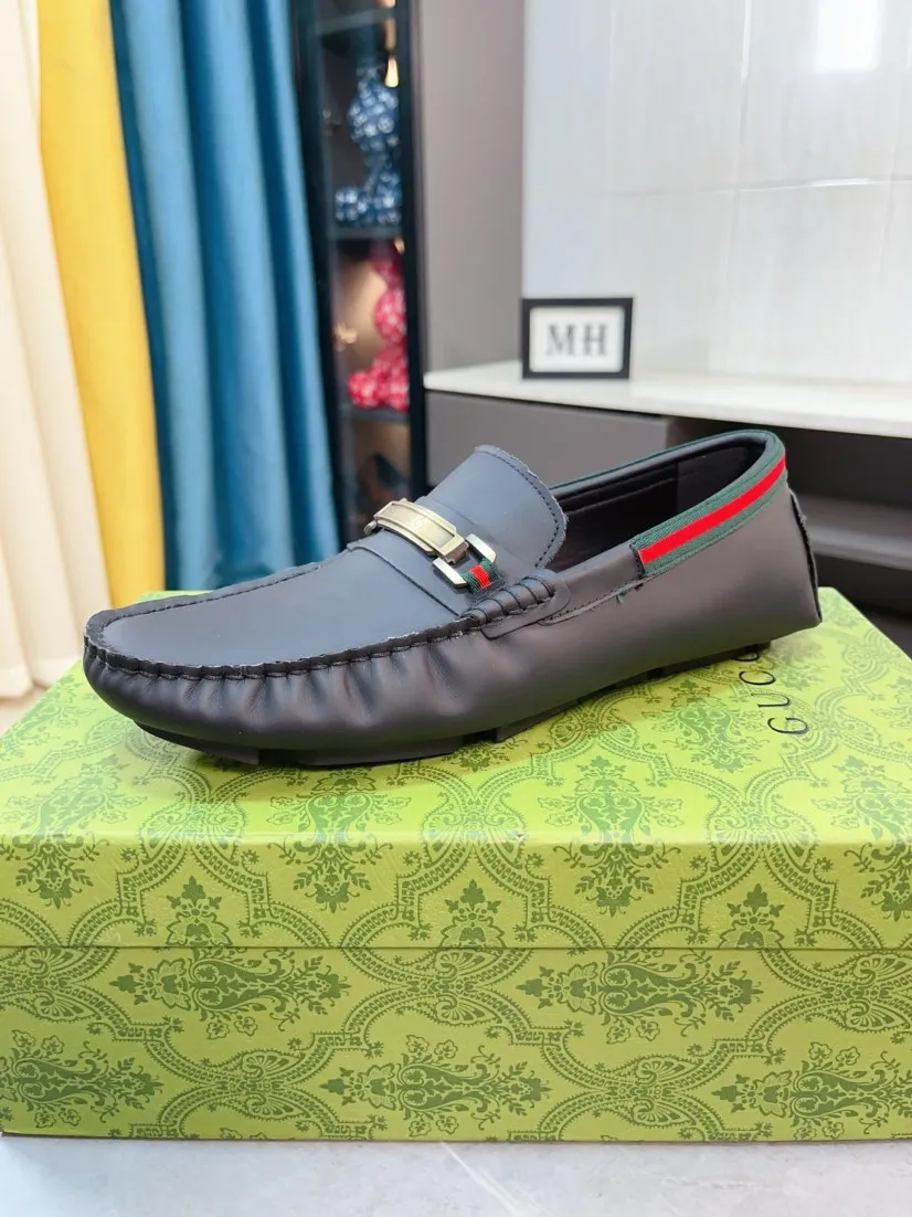 Men's shoes💰400🌹🌹【GUCCI】Hong Kong original top quality exquisite craftsmanship top quality💪🏼high-end boutique men's Hugh Doudou shoes British fashion style 🎈original metal soft cowhide surface lazy slip-on Loaf style This fabric is made of 🇮🇹imported top soft calfskin, code number: 38-44